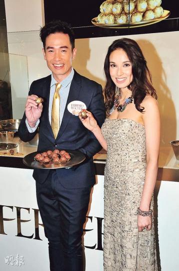 陳豪與雪兒均喜愛食朱古力。（攝影：梁迺楠）Ana R.婚後今年首次派利市。（攝影：梁迺楠）