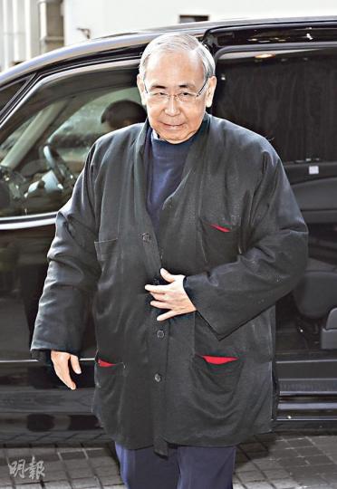 許仕仁雖已破產，仍有座駕接送到庭。（李紹昌攝）