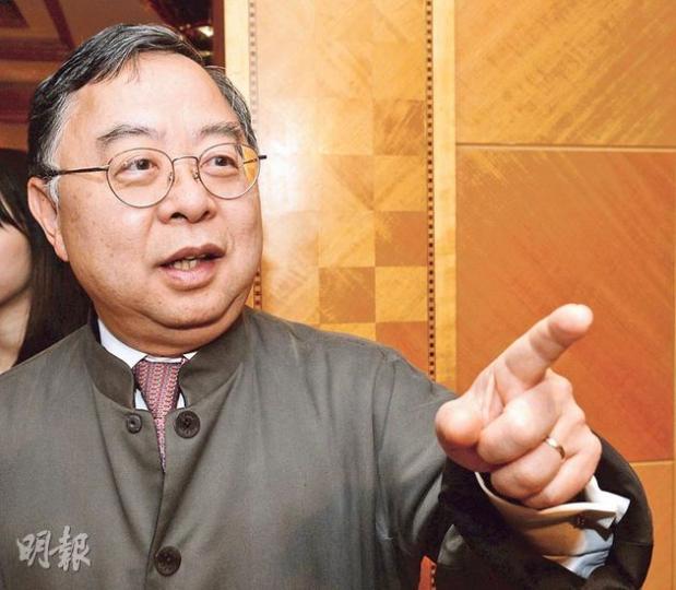 明天更好基金主席陳啟宗昨日出席活動時,再批抨擊財政司長曾俊華理財「該使的不使」,並挺特首梁振英「已盡晒九牛二虎之力」穩定樓價。(劉焌陶攝) 明天更好基金主席陳啟宗昨日出席活動時,再批抨擊財政司長曾俊華理財「該使的不使」,並挺特首梁振英「已盡晒九牛二虎之力」穩定樓價。(劉焌陶攝)