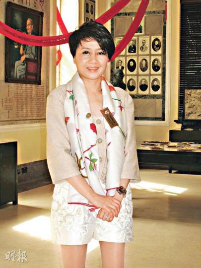 梁安琪希望仔女在社會上打滾學到更多東西。（攝影/記者：李潔盈） 朱李月寄望馬年國泰民安。（攝影/記者：李潔盈）