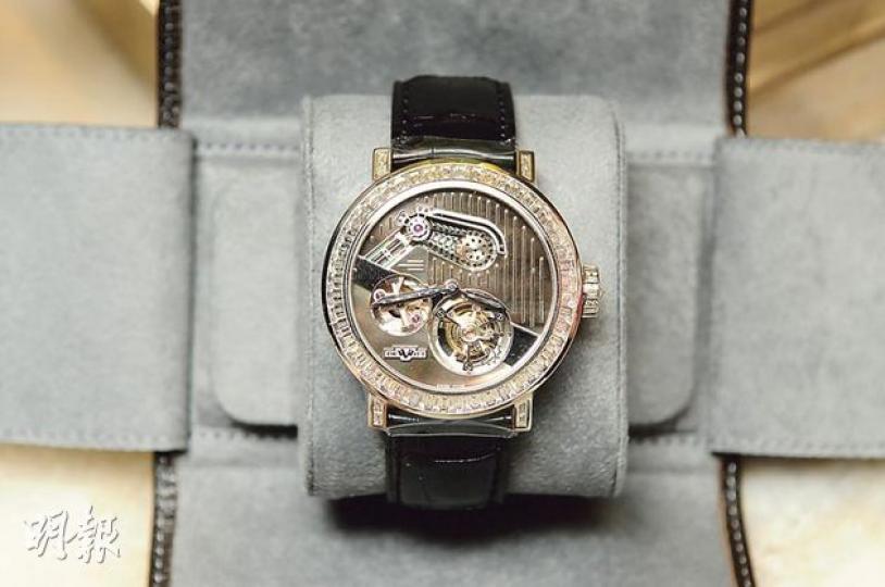 Academia Tourbillon Force Constante a Chaine Haute Joaillerie（全球獨一無二）$7,200,000，陀飛輪裝置加上專利革新動能調節系統的穩定性，和芝麻鏈動力儲備顯示的配合，再加上明亮鑽石點綴，稱得上「最強組合」。（攝影：孫華中）（攝影：孫華中）（攝影：孫華中）（攝影：孫華中）