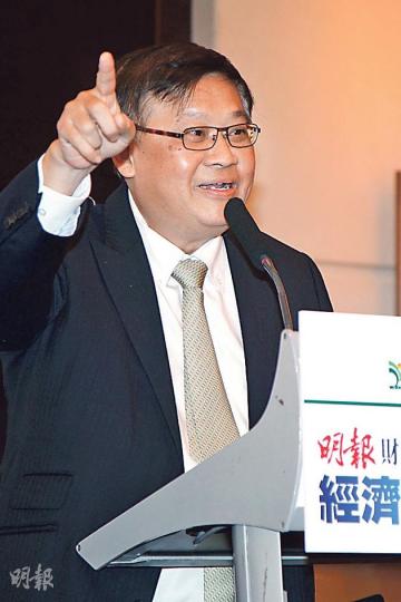 《2014經濟展望與投資策略》講座上曾淵滄教授分析今年股市前景及投資策略，他稱今年是炒股不炒市的一年，投資者要食定「驚風散」，指數會大上大落，雖然波動大但不會是熊市或牛市。（林俊源攝）上周六明報財經舉辦《2014經濟展望與投資策略》講座，邀請多位講者評論今年投資策略。（林俊源攝）