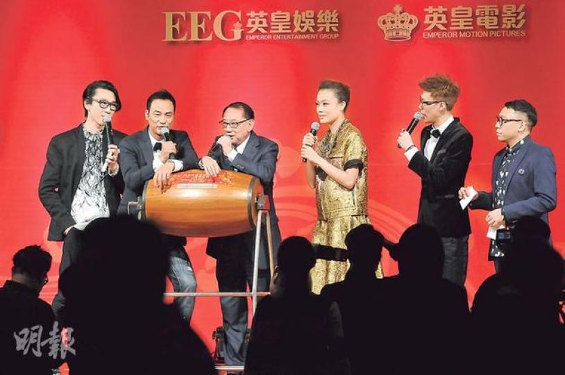 容祖兒屈老闆楊受成送出10萬元用作抽獎，任達華在旁吶喊助威。（攝影：鍾偉茵、孫華中）