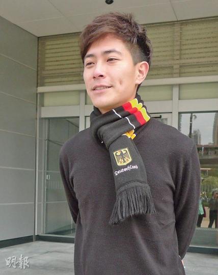 羅鈞滿洗脫不小心駕駛控罪,他在庭外表示鬆一口氣,但仍未能重返駕駛座,他上月初超速被扣滿分,遭停牌3個月。(何偉畧攝) 羅鈞滿洗脫不小心駕駛控罪,他在庭外表示鬆一口氣,但仍未能重返駕駛座,他上月初超速被扣滿分,遭停牌3個月。(何偉畧攝)