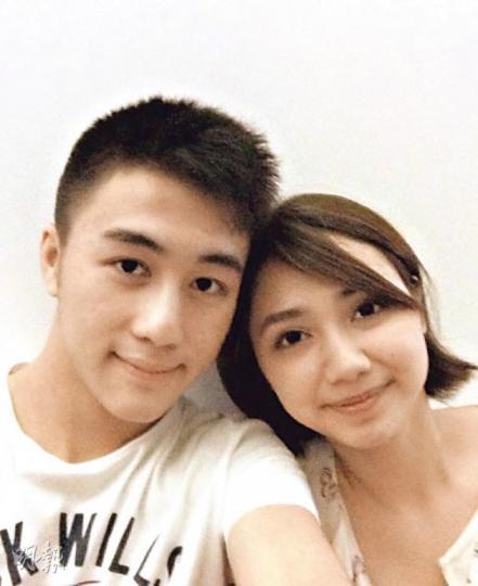 何猷君宣布與Francesca分手,並上載兩人頭貼頭的親密照,可惜此情不再。(微博圖片)猷君拍下家姐超盈在超大廚房為他煮早餐。(微博圖片) 何猷君宣布與Francesca分手,並上載兩人頭貼頭的親密照,可惜此情不再。(微博圖片)猷君拍下家姐超盈在超大廚房為他煮早餐。(微博圖片)