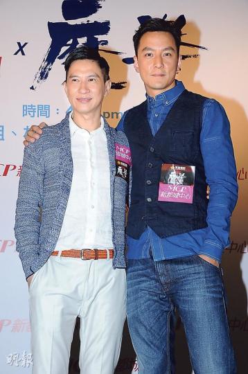 吳彥祖希望與張家輝再有機會合作。(攝影:鍾偉茵)張家輝打親民牌與街坊握手合照。(攝影:鍾偉茵) 吳彥祖希望與張家輝再有機會合作。(攝影:鍾偉茵)張家輝打親民牌與街坊握手合照。(攝影:鍾偉茵)