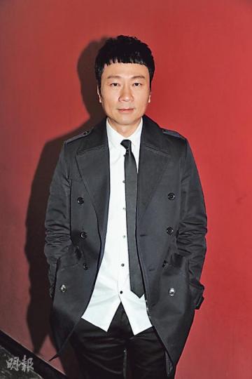 黎耀祥新劇造型剪了齊蔭，被指似「都敏俊」。（攝影/記者：陳釗）陳凱琳與蔡思貝合作拍新劇《商戰》，兩人出席開鏡拜神祈求順利。（攝影/記者：陳釗）