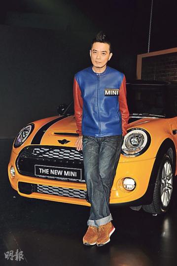 明哥前晚在活動中坐上新車壓軸登場，相當有排場。（攝影/記者﹕陳釗）