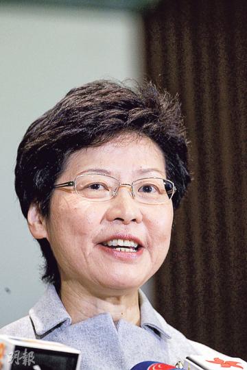 政務司長林鄭月娥昨日說,不要期望中央會在政改讓步,「經過人大常委會在去年8月考慮社會各界意見作出這個嚴肅的決定,以及這個重要的承諾,應該沒再可以修訂的空間」。(郭慶輝攝) 政務司長林鄭月娥昨日說,不要期望中央會在政改讓步,「經過人大常委會在去年8月考慮社會各界意見作出這個嚴肅的決定,以及這個重要的承諾,應該沒再可以修訂的空間」。(郭慶輝攝)