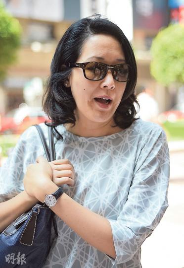 港人張太﹕「我們住在這裏(香港),都是按需要買東西,部分店舖如莎莎(推優惠)都有少許吸引力,因平日都有需要買護膚品、化妝品。」(盧翊銘攝)港人林太﹕「9歲兒子去過迪士尼多次,已說不想再去;價錢再優惠也好,如沒有新設施配合,仍沒甚吸引力,寧願儲錢旅行。」(盧翊銘攝)內地客王先生﹕「有優惠一定增加吸引力,會介紹朋友來玩,估計消費額也會提高,多買些化妝品、食品及日用品。」(盧翊銘攝) 港人張太﹕「我們住在這裏(香港),都是按需要買東西,部分店舖如莎莎(推優惠)都有少許吸引力,因平日都有需要買護膚品、化妝品。」(盧翊銘攝)港人林太﹕「9歲兒子去過迪士尼多次,已說不想再去;價錢再優惠也好,如沒有新設施配合,仍沒甚吸引力,寧願儲錢旅行。」(盧翊銘攝)內地客王先生﹕「有優惠一定增加吸引力,會介紹朋友來玩,估計消費額也會提高,多買些化妝品、食品及日用品。」(盧翊銘攝)