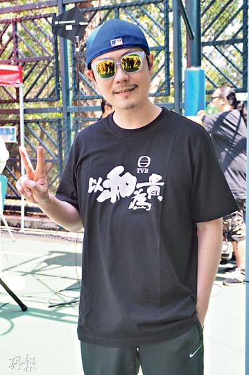李思捷雖否認與黃心穎拍拖3個月,但大讚黃心穎年輕靚女又有才華。(攝影:梁迺楠) 李思捷雖否認與黃心穎拍拖3個月,但大讚黃心穎年輕靚女又有才華。(攝影:梁迺楠)
