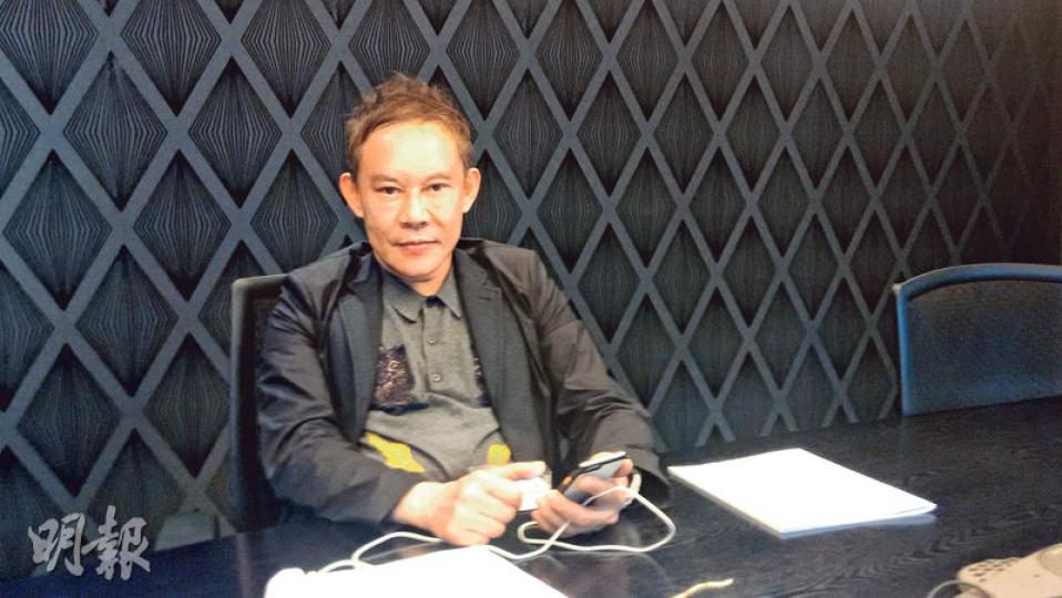 中國天然氣主席簡志堅表示,集團百分之九十九的投資者都對集團「信心爆棚」,並承諾復牌後自己必定增持。(鄭智文攝) 中國天然氣主席簡志堅表示,集團百分之九十九的投資者都對集團「信心爆棚」,並承諾復牌後自己必定增持。(鄭智文攝)