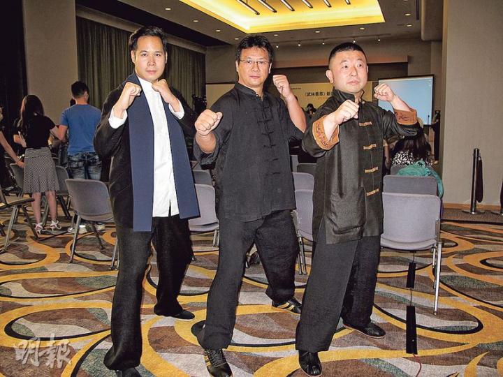 周國豐(左起)、江志強及王嘉恩聯手策劃新書《武林薈萃香港篇》。(攝影/記者:林蘊兒) 周國豐(左起)、江志強及王嘉恩聯手策劃新書《武林薈萃香港篇》。(攝影/記者:林蘊兒)