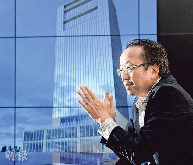 第一集團霍偉良稱,長沙灣道甲級商廈項目特設19個高層複式戶,面積約1700方呎起,頂層複式單位更達1.4萬方呎,料入場費逾2500萬元。(劉焌陶攝) 第一集團霍偉良稱,長沙灣道甲級商廈項目特設19個高層複式戶,面積約1700方呎起,頂層複式單位更達1.4萬方呎,料入場費逾2500萬元。(劉焌陶攝)