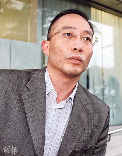 報販姚友璧(圖)去年佔領運動期間,在立法會綜合大樓外,向立法會議員梁國雄擲雞蛋,擊中梁左胸,他昨日承認普通襲擊罪。(林俊源攝)梁國雄昨離開法庭時被一名男子多次以粗言穢語辱罵。梁事後報警,並表示對於在法庭內被罵感到不可接受,希望警方能夠保障證人的安全。(林俊源攝) 報販姚友璧(圖)去年佔領運動期間,在立法會綜合大樓外,向立法會議員梁國雄擲雞蛋,擊中梁左胸,他昨日承認普通襲擊罪。(林俊源攝)梁國雄昨離開法庭時被一名男子多次以粗言穢語辱罵。梁事後報警,並表示對於在法庭內被罵感到不可接受,希望警方能夠保障證人的安全。(林俊源攝)