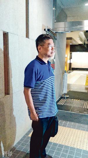 學民思潮召集人黃之鋒的父親黃偉明(圖)作供時說,在束健銘出席論壇前已知他是平機會職員,但認為香港有言論自由。(張梓鈴攝)平機會曾就前總主任束健銘出席教會論壇一事展開內部調查,負責調查的平機會前投訴事務總監李紹葵(圖)表示,整個過程只是依賴行政部所提供的錄音,但不知道其來源。(王丹麟攝) 學民思潮召集人黃之鋒的父親黃偉明(圖)作供時說,在束健銘出席論壇前已知他是平機會職員,但認為香港有言論自由。(張梓鈴攝)平機會曾就前總主任束健銘出席教會論壇一事展開內部調查,負責調查的平機會前投訴事務總監李紹葵(圖)表示,整個過程只是依賴行政部所提供的錄音,但不知道其來源。(王丹麟攝)
