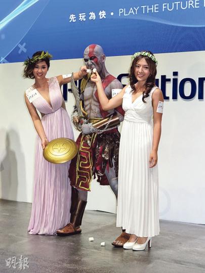 夏尉喻(左起)、彭懷安及牛雜妹以cosplay造型出席動漫展。(攝影/記者﹕楊安莉)夏尉喻性感「希臘女神」最為搶鏡。(攝影/記者﹕楊安莉) 夏尉喻(左起)、彭懷安及牛雜妹以cosplay造型出席動漫展。(攝影/記者﹕楊安莉)夏尉喻性感「希臘女神」最為搶鏡。(攝影/記者﹕楊安莉)