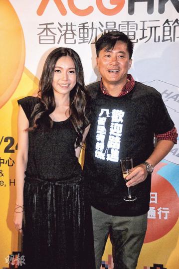 邵仲衡(右)與主唱舞台劇主題曲的梁雨恩預祝舞台劇有好成績。(攝影/記者:梁榮達) 邵仲衡(右)與主唱舞台劇主題曲的梁雨恩預祝舞台劇有好成績。(攝影/記者:梁榮達)