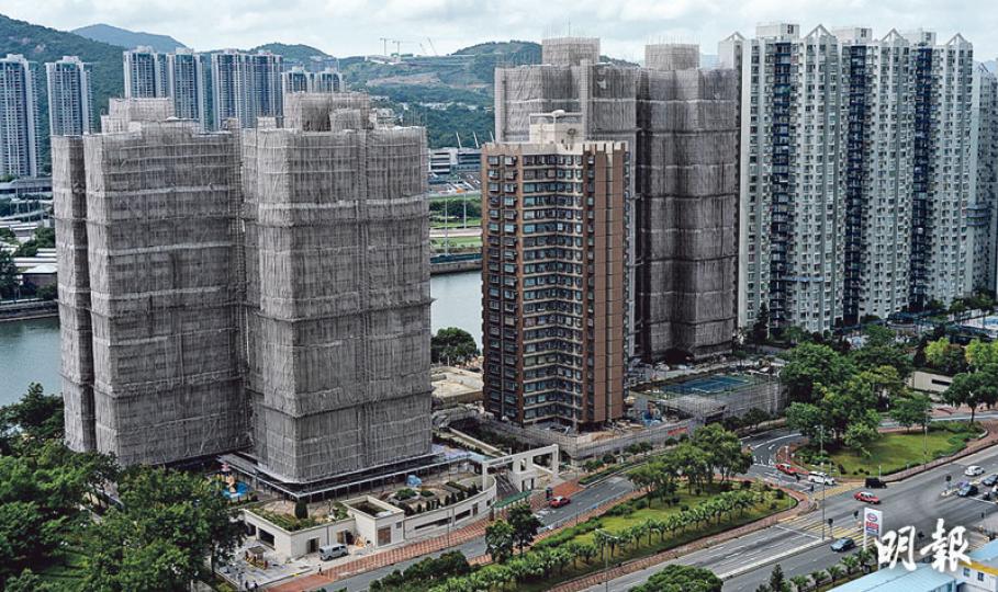 沙田翠湖花園2.63億元天價維修案,維修工程仍在進行,但有業主發現工程出現多個問題,且工程涉及圍標,拒絕繼續繳交維修費,部分人被業主立案法團申請拍賣其單位。(蘇智鑫攝) 沙田翠湖花園2.63億元天價維修案,維修工程仍在進行,但有業主發現工程出現多個問題,且工程涉及圍標,拒絕繼續繳交維修費,部分人被業主立案法團申請拍賣其單位。(蘇智鑫攝)