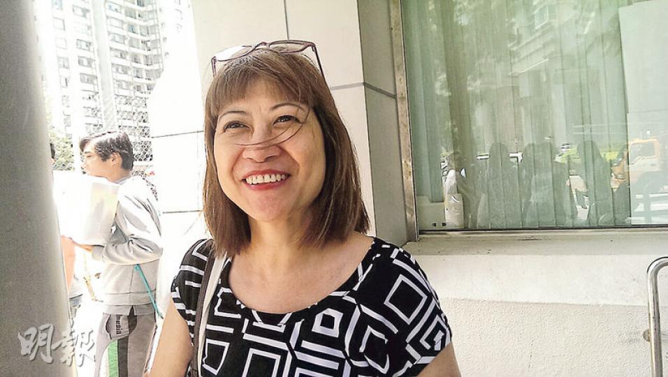 辯方代表律師昨結案陳辭時稱,社民連成員李善芝(圖)案發時坐在龍和道的行人路上,而警方當日行動為恢復附近一帶交通秩序,故李的行為沒有阻礙警方執行職務。(章淑廉攝) 辯方代表律師昨結案陳辭時稱,社民連成員李善芝(圖)案發時坐在龍和道的行人路上,而警方當日行動為恢復附近一帶交通秩序,故李的行為沒有阻礙警方執行職務。(章淑廉攝)