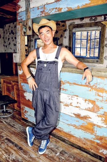 小齊首次擔任導演工作,他承認辛苦,但很享受整個過程。(攝影/記者﹕楊安莉、鍾偉茵)任賢齊(中)宣傳新片之餘,又落力介紹澎湖這個地方,難怪成為當地的「榮譽縣民」。(攝影/記者﹕楊安莉、鍾偉茵)小齊(右二)彈結他跟演員們即興合唱送上驚喜。(攝影/記者﹕楊安莉、鍾偉茵) 小齊首次擔任導演工作,他承認辛苦,但很享受整個過程。(攝影/記者﹕楊安莉、鍾偉茵)任賢齊(中)宣傳新片之餘,又落力介紹澎湖這個地方,難怪成為當地的「榮譽縣民」。(攝影/記者﹕楊安莉、鍾偉茵)小齊(右二)彈結他跟演員們即興合唱送上驚喜。(攝影/記者﹕楊安莉、鍾偉茵)