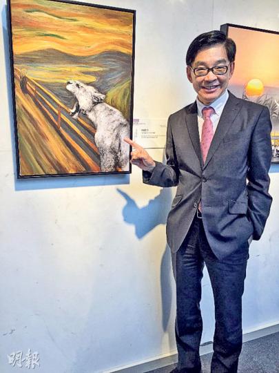 廠商會會長李秀恒(圖)將佢嘅新商廈大堂變成藝術展區,家展出女兒李楚洳嘅畫作。(劉琪琦攝) 廠商會會長李秀恒(圖)將佢嘅新商廈大堂變成藝術展區,家展出女兒李楚洳嘅畫作。(劉琪琦攝)