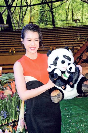 胡杏兒未能跟熊貓近距離接觸感失望。(攝影/記者:梁榮達) 胡杏兒未能跟熊貓近距離接觸感失望。(攝影/記者:梁榮達)
