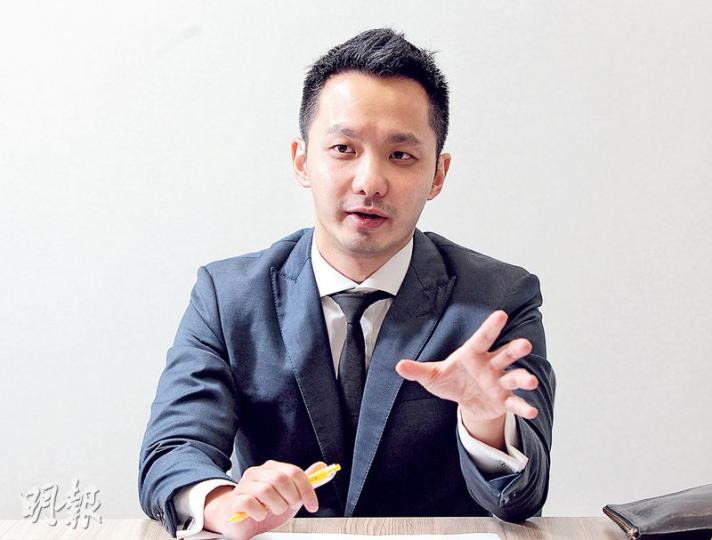 時昌迷你倉行政總裁兼創辦人時景恒認為,住宅新供應源源不絕,加上政府出手打壓樓價,令住宅投資價值不及舊式工廈。(李澤彤攝) 時昌迷你倉行政總裁兼創辦人時景恒認為,住宅新供應源源不絕,加上政府出手打壓樓價,令住宅投資價值不及舊式工廈。(李澤彤攝)