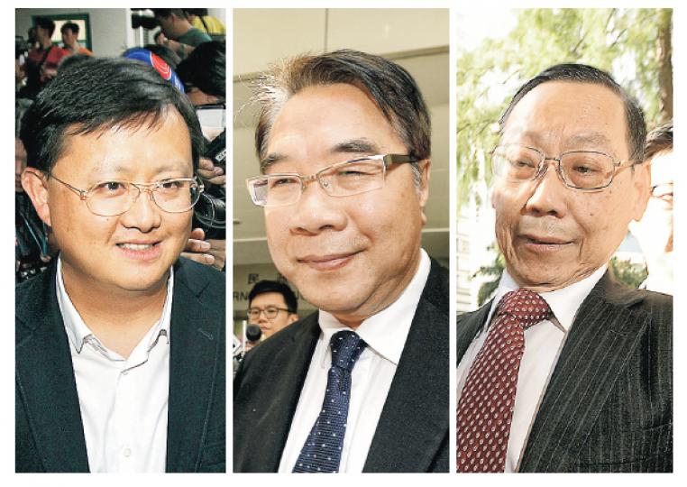 全國政協委員兼香港資源控股前主席黃英豪(左圖)、恒基主席李兆基姻親、徐子淇之父徐傳順(中圖)及證監會前高層尹應能(右圖)昨日就行賄控罪出庭應訊。(李紹昌、鍾林枝攝) 全國政協委員兼香港資源控股前主席黃英豪(左圖)、恒基主席李兆基姻親、徐子淇之父徐傳順(中圖)及證監會前高層尹應能(右圖)昨日就行賄控罪出庭應訊。(李紹昌、鍾林枝攝)
