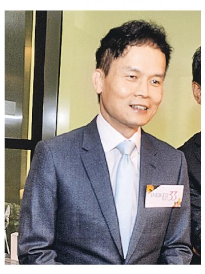 恒地營業(一)部總經理林達民(圖)表示,由於元朗站以高價批出,故將視乎市場反應再決定旗下尚悅的推售安排。(劉焌陶攝) 恒地營業(一)部總經理林達民(圖)表示,由於元朗站以高價批出,故將視乎市場反應再決定旗下尚悅的推售安排。(劉焌陶攝)