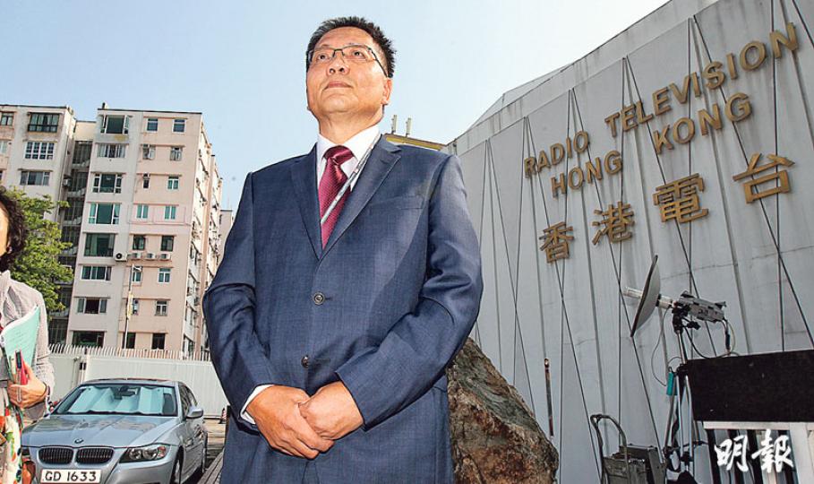 廣播處長梁家榮昨日履新,向記者表示需時與同事磨合及了解港台運作,強調目前沒接到任何政治任務。(李紹昌攝) 廣播處長梁家榮昨日履新,向記者表示需時與同事磨合及了解港台運作,強調目前沒接到任何政治任務。(李紹昌攝)
