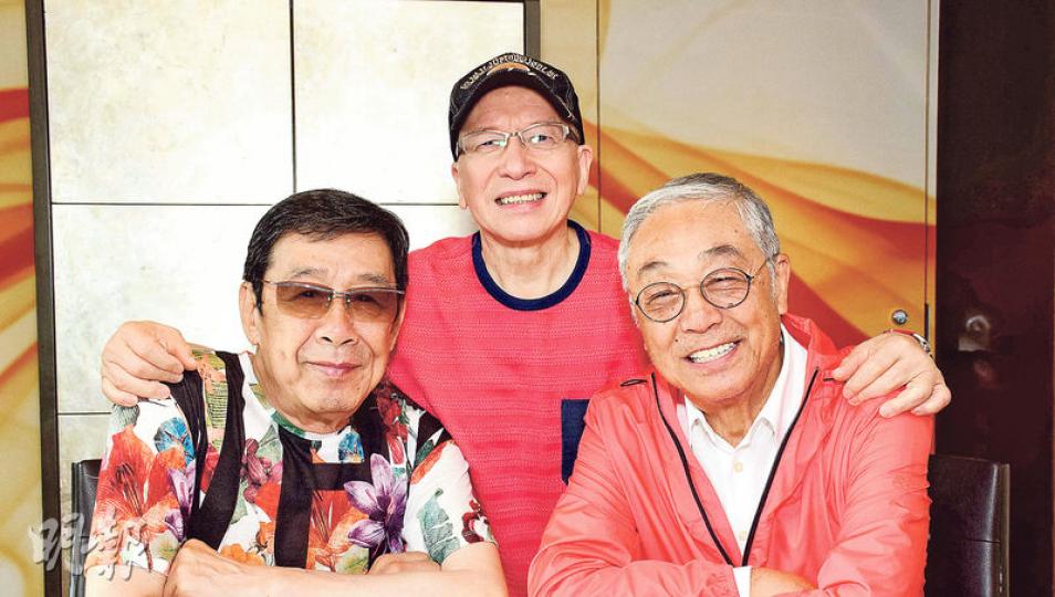 修哥、Joe Junior及曾江老友鬼鬼,大談同遊俄羅斯的趣事。(攝影﹕梁迺楠)修哥與Joe Junior分享拍攝點滴,兩人都表示此程非常難忘。(攝影﹕梁迺楠) 修哥、Joe Junior及曾江老友鬼鬼,大談同遊俄羅斯的趣事。(攝影﹕梁迺楠)修哥與Joe Junior分享拍攝點滴,兩人都表示此程非常難忘。(攝影﹕梁迺楠)