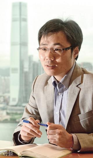 祁廣東認為,是次人民幣貶值將令人民幣匯率更加市場化,人行未來亦有機會進一步放寬人民幣單日浮動限制並允許人民幣「常態化浮動」。(劉焌陶攝) 祁廣東認為,是次人民幣貶值將令人民幣匯率更加市場化,人行未來亦有機會進一步放寬人民幣單日浮動限制並允許人民幣「常態化浮動」。(劉焌陶攝)