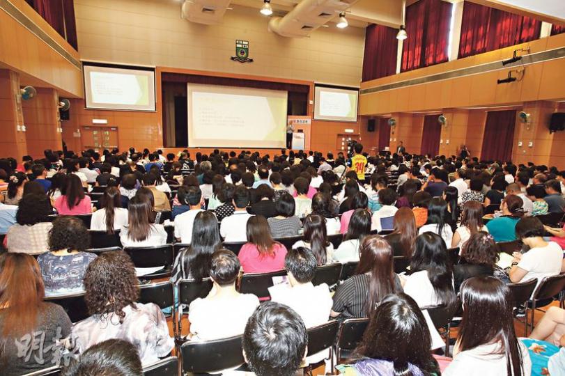 明報前日舉辦「學校危機處理與應付傳媒技巧」講座,吸引大批教育界人士參與,座無虛席。(田青青攝)鮮魚行學校前校長梁紀昌(圖)認為基真學校涉事教師不用「人頭落地」,但調職有助恢復學校形象。(田青青攝) 明報前日舉辦「學校危機處理與應付傳媒技巧」講座,吸引大批教育界人士參與,座無虛席。(田青青攝)鮮魚行學校前校長梁紀昌(圖)認為基真學校涉事教師不用「人頭落地」,但調職有助恢復學校形象。(田青青攝)