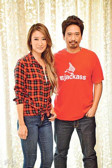 郭偉亮自認變態,愛在太太葉佩雯臉上放屁,謝婷婷竟也覺得很甜蜜。(攝影:梁迺楠) 郭偉亮自認變態,愛在太太葉佩雯臉上放屁,謝婷婷竟也覺得很甜蜜。(攝影:梁迺楠)
