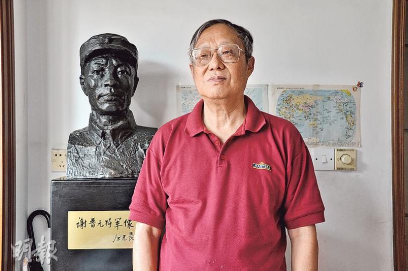 謝繼民上海的家中擺放着父親謝晉元的塑像。(楊立贇攝) 謝繼民上海的家中擺放着父親謝晉元的塑像。(楊立贇攝)