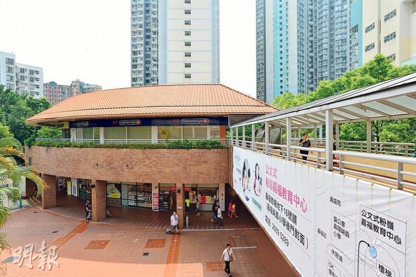 領展計劃短期內推出5商場招標,消息人士指,粉嶺嘉福商場涉及樓面5.9萬方呎,另312個車位,估值4.39億元,屬該批擬推出商場中身價最高,據悉其車位將限制不可分拆出售。(鄧宗弘攝) 領展計劃短期內推出5商場招標,消息人士指,粉嶺嘉福商場涉及樓面5.9萬方呎,另312個車位,估值4.39億元,屬該批擬推出商場中身價最高,據悉其車位將限制不可分拆出售。(鄧宗弘攝)