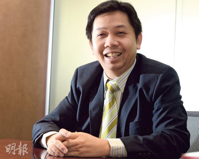 交通銀行香港分行環球金融市場部首席經濟及策略師羅家聰認為,將目前港股後市與2000年比較最為恰當,因此他預期今次樓市亦會跟隨股市調整。(劉焌陶攝) 交通銀行香港分行環球金融市場部首席經濟及策略師羅家聰認為,將目前港股後市與2000年比較最為恰當,因此他預期今次樓市亦會跟隨股市調整。(劉焌陶攝)