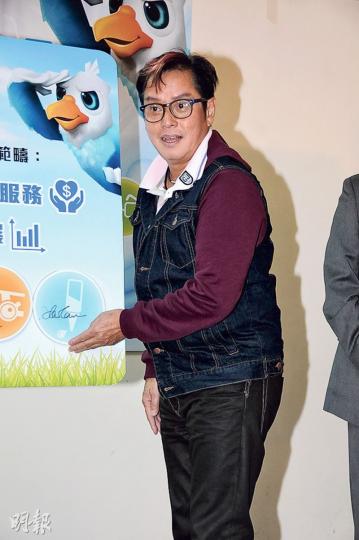 阿倫爆兒子都要戴眼鏡。(攝影/記者:林祖傑) 阿倫爆兒子都要戴眼鏡。(攝影/記者:林祖傑)