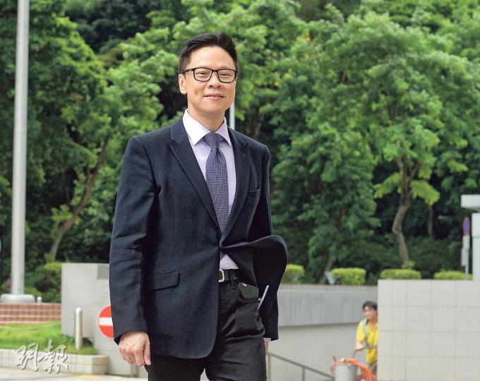 陳志雲昨離開法庭時被問是否感到被律政司針對,他表示﹕「我無咩嘢要補充。」(鄧宗弘攝) 陳志雲昨離開法庭時被問是否感到被律政司針對,他表示﹕「我無咩嘢要補充。」(鄧宗弘攝)