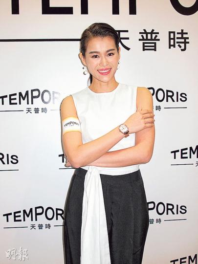 胡杏兒沒正面否認12月結婚的傳聞,更露出甜到漏的笑容。(攝影﹕林蘊兒) 胡杏兒沒正面否認12月結婚的傳聞,更露出甜到漏的笑容。(攝影﹕林蘊兒)