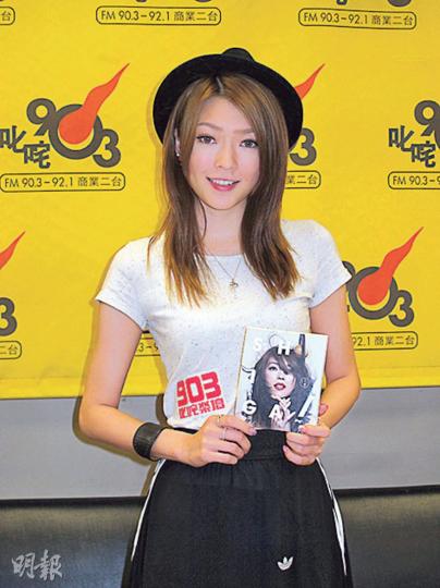 連詩雅借歌曲鼓勵年輕人遇挫折要勇敢面對。(攝影﹕鍾一虹) 連詩雅借歌曲鼓勵年輕人遇挫折要勇敢面對。(攝影﹕鍾一虹)