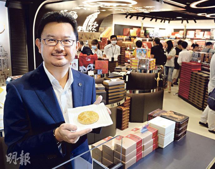 奇華董事黃嘉傑表示,期待零售增長放緩常態化,租金顯著回落,令「以往想都不敢想的旺區舖位」,未來可考慮租用。(劉焌陶攝) 奇華董事黃嘉傑表示,期待零售增長放緩常態化,租金顯著回落,令「以往想都不敢想的旺區舖位」,未來可考慮租用。(劉焌陶攝)