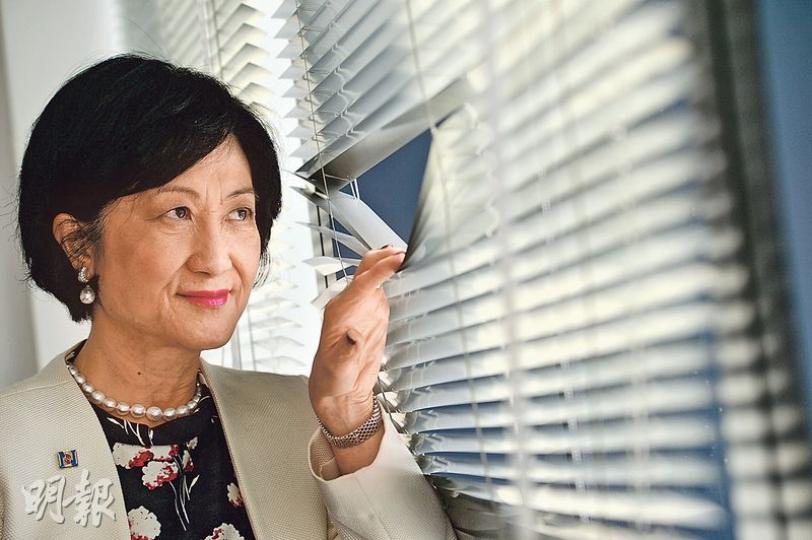 隨着政改落幕,「後政改」時期將有三場選戰上演,包括今年的區議會選舉、明年的立法會選舉,還有2017年特首選舉。對於未來工作優次,新民黨主席葉劉淑儀(圖)說首要任務還是帶領新民黨贏下區議會選舉。(鄧宗弘攝) 隨着政改落幕,「後政改」時期將有三場選戰上演,包括今年的區議會選舉、明年的立法會選舉,還有2017年特首選舉。對於未來工作優次,新民黨主席葉劉淑儀(圖)說首要任務還是帶領新民黨贏下區議會選舉。(鄧宗弘攝)
