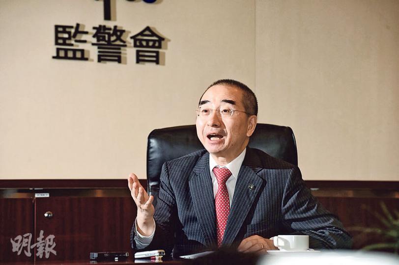 回顧佔領行動,監警會主席郭琳廣(圖)認為警民關係「冇撕裂嘅情况出現」,認為不少市民遇到意外或麻煩仍會第一時間找警察幫忙,印證市民對警方印象仍不錯。(陳淑安攝)香港警察員佐級協會主席陳祖光(圖)說,處理遊行集會只是警務工作的其中一個「板塊」,觀察所見過去一年警民關係整體「變化不太大」。(曾錦雯攝) 回顧佔領行動,監警會主席郭琳廣(圖)認為警民關係「冇撕裂嘅情况出現」,認為不少市民遇到意外或麻煩仍會第一時間找警察幫忙,印證市民對警方印象仍不錯。(陳淑安攝)香港警察員佐級協會主席陳祖光(圖)說,處理遊行集會只是警務工作的其中一個「板塊」,觀察所見過去一年警民關係整體「變化不太大」。(曾錦雯攝)