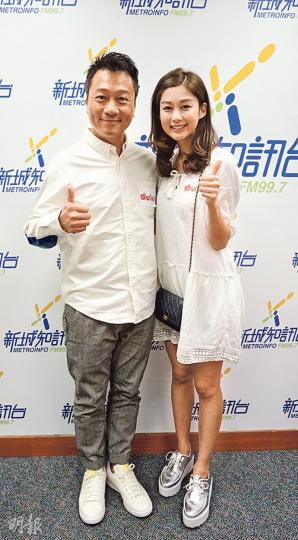 黎耀祥(左)與岑麗香(右)昨日到電台為新劇《無雙譜》宣傳。(攝影/記者:柯美) 黎耀祥(左)與岑麗香(右)昨日到電台為新劇《無雙譜》宣傳。(攝影/記者:柯美)
