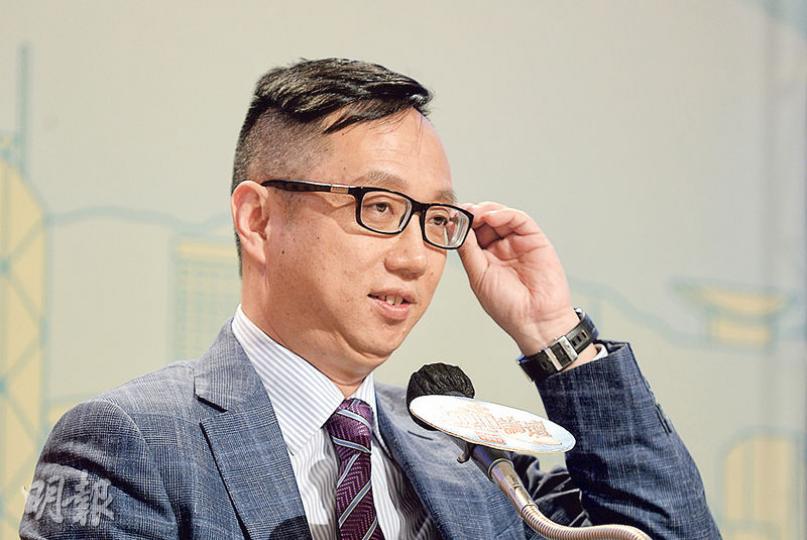 港大教育學院副教授李輝(圖)指馮敬恩現在能力及認知水準,難以判斷何謂「公義」,故應選擇保密及維持誠信。(鍾林枝攝) 港大教育學院副教授李輝(圖)指馮敬恩現在能力及認知水準,難以判斷何謂「公義」,故應選擇保密及維持誠信。(鍾林枝攝)