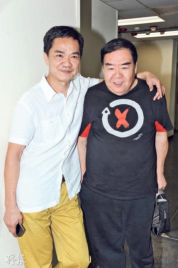 黃光亮（左）自認在前輩鄭則仕（右）面前是新人。（攝影：鍾偉茵）