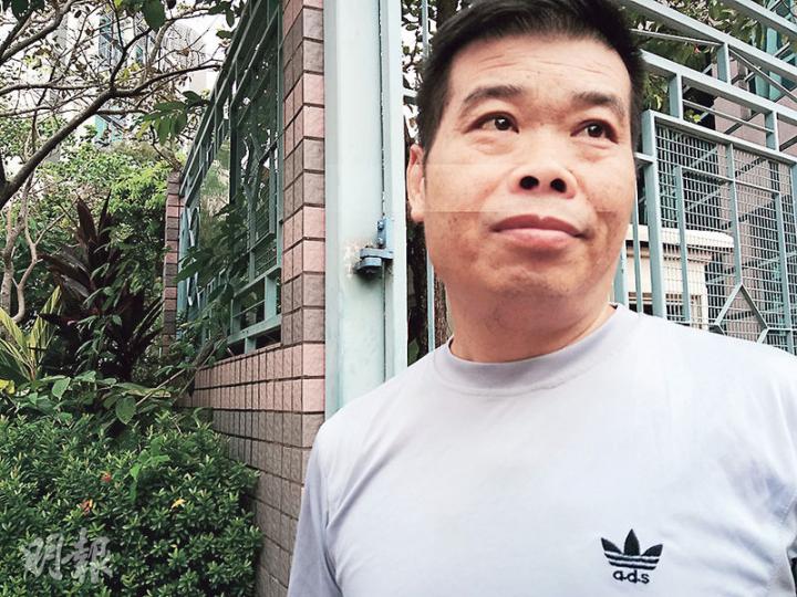 貨車司機蘇小忠供稱,案發時隨身攜帶破產證明,曾向關員表示無力繳交2萬元罰款。(植敏欣攝) 貨車司機蘇小忠供稱,案發時隨身攜帶破產證明,曾向關員表示無力繳交2萬元罰款。(植敏欣攝)