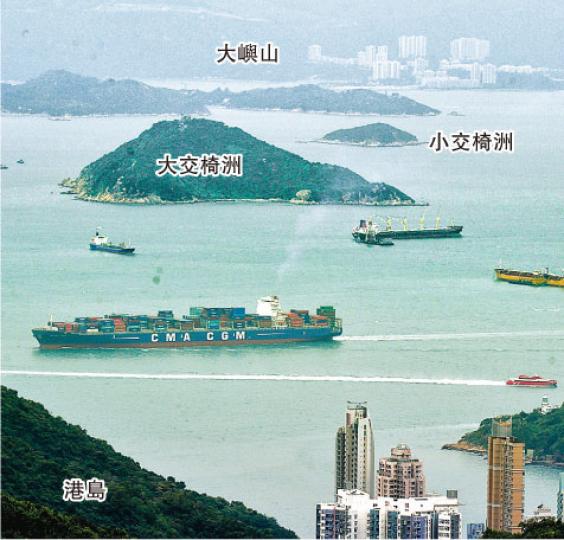 政府正構思在大交椅洲及小交椅洲一帶海域,填海800公頃興建人工島,打造為「東大嶼都會」,未來亦會研究透過鐵路系統接駁「東大嶼都會」至大嶼山及港島。(蘇智鑫攝) 政府正構思在大交椅洲及小交椅洲一帶海域,填海800公頃興建人工島,打造為「東大嶼都會」,未來亦會研究透過鐵路系統接駁「東大嶼都會」至大嶼山及港島。(蘇智鑫攝)